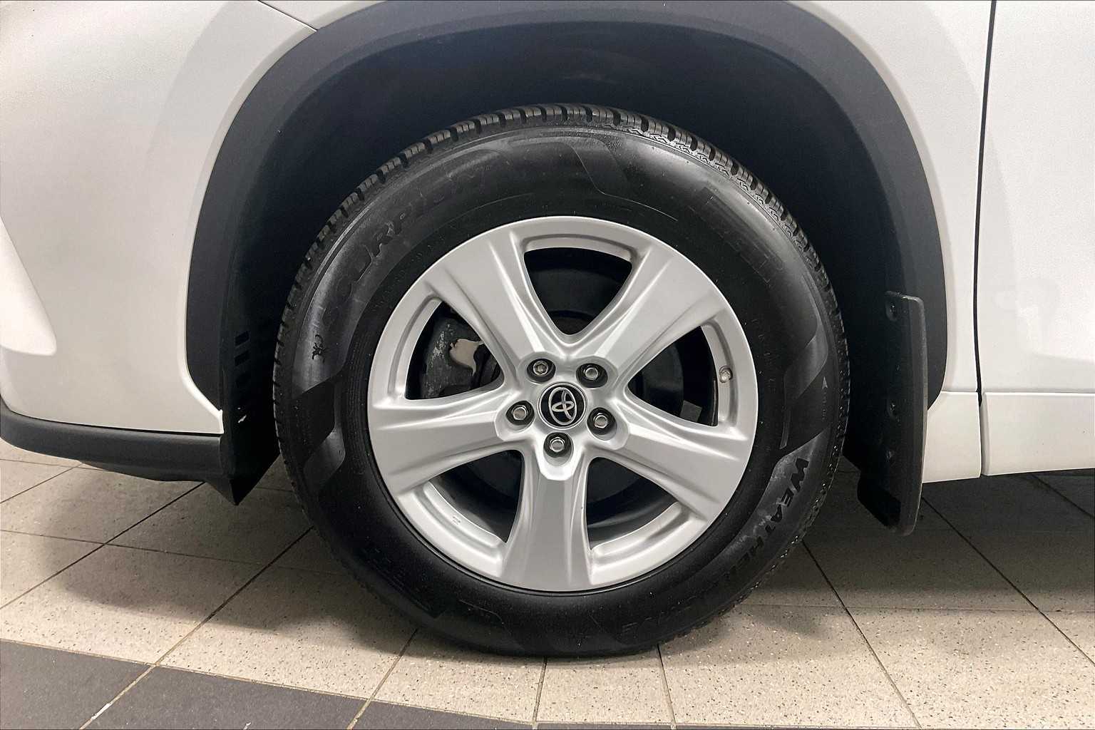 used 2022 Toyota Highlander car, priced at $31,777