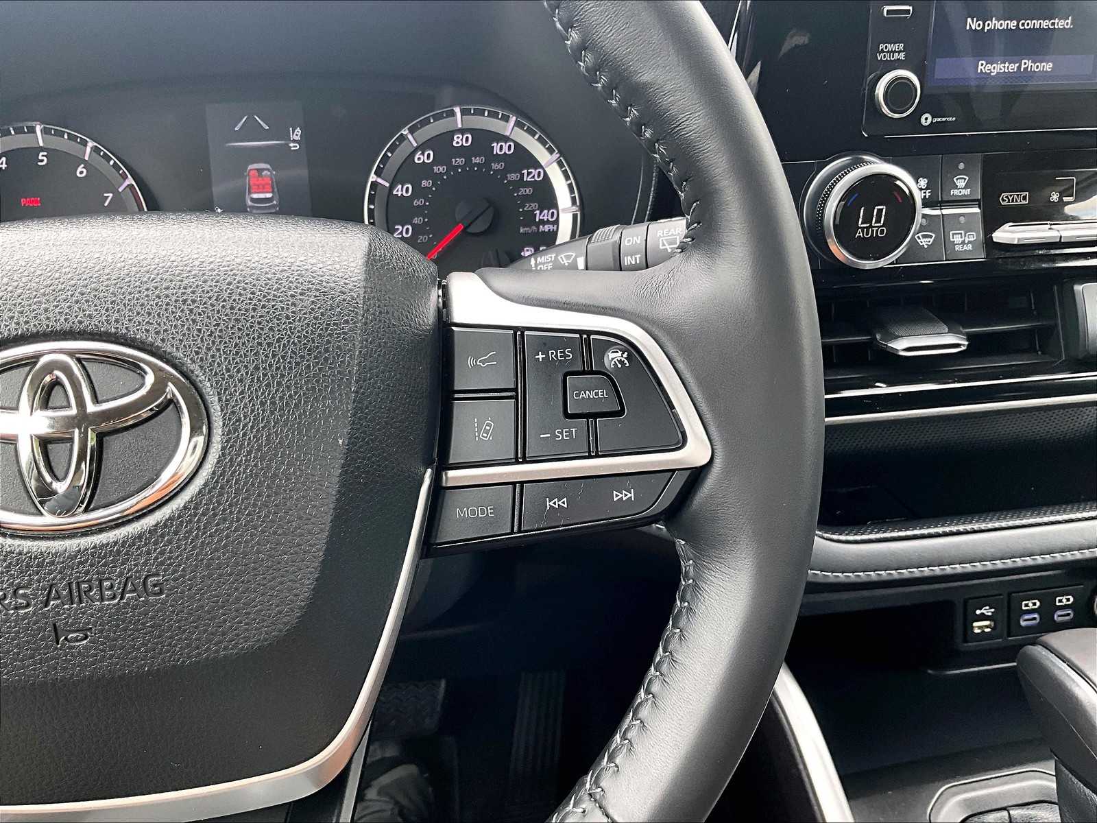 used 2022 Toyota Highlander car, priced at $32,987