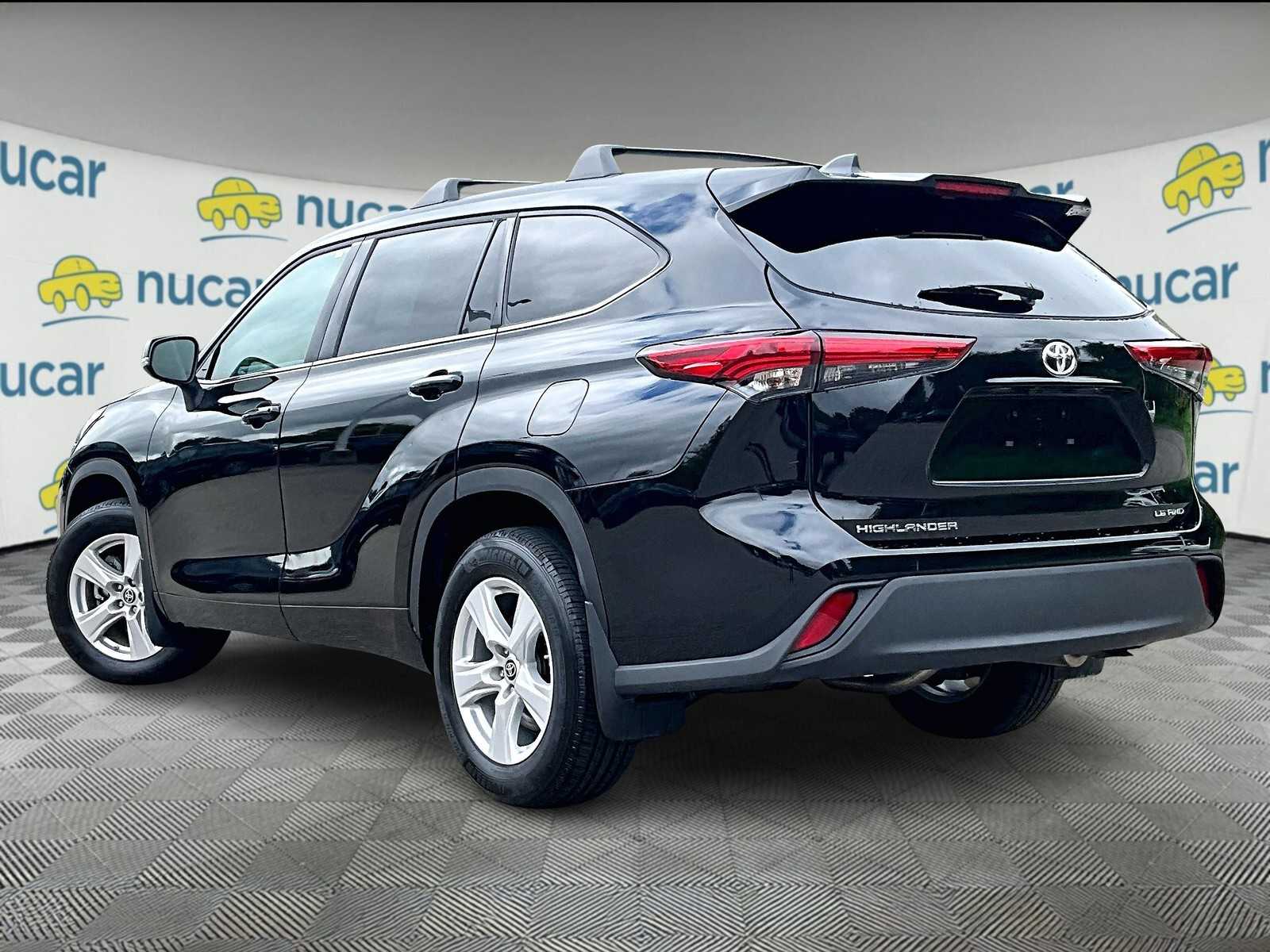 used 2022 Toyota Highlander car, priced at $32,987