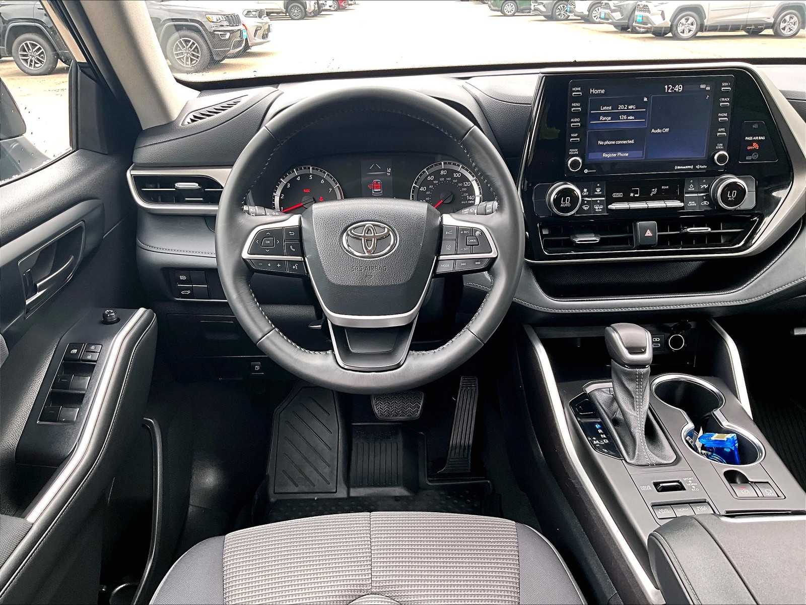 used 2022 Toyota Highlander car, priced at $32,987