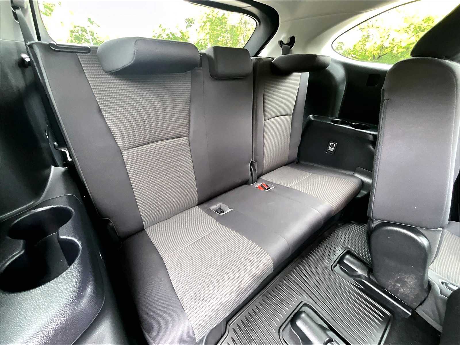used 2022 Toyota Highlander car, priced at $32,987
