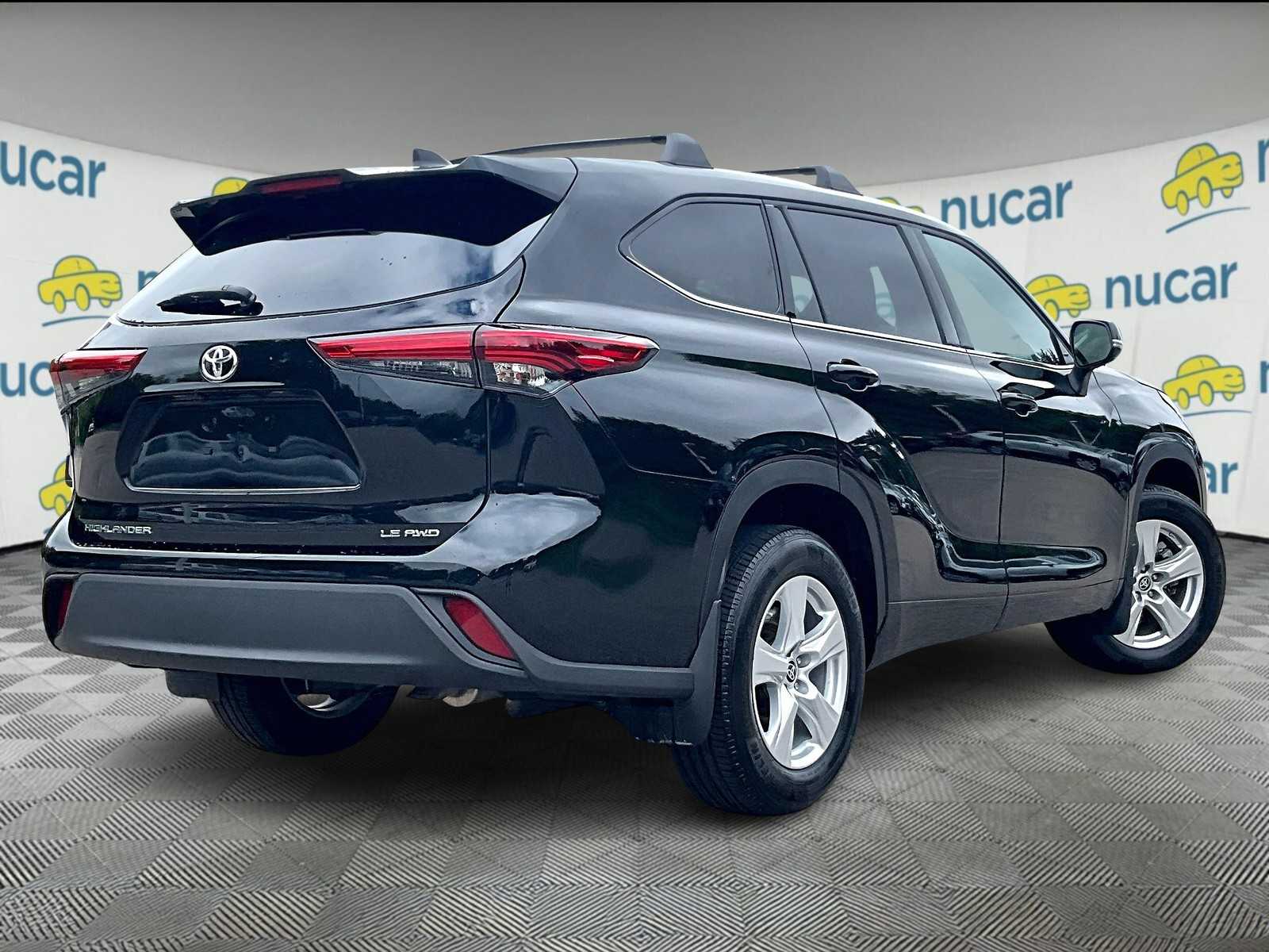 used 2022 Toyota Highlander car, priced at $32,987