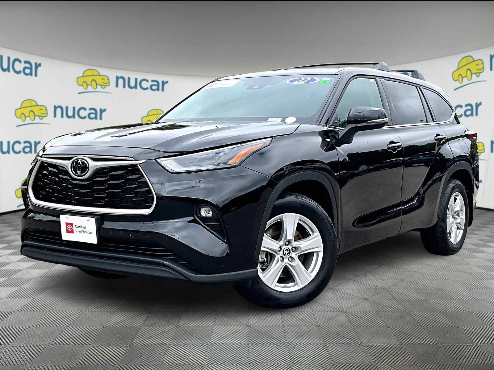 used 2022 Toyota Highlander car, priced at $32,987