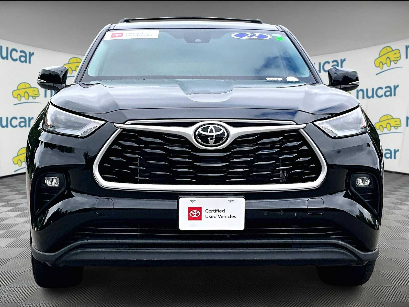 used 2022 Toyota Highlander car, priced at $32,987