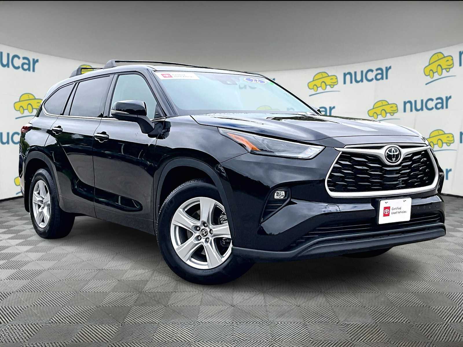 used 2022 Toyota Highlander car, priced at $32,987
