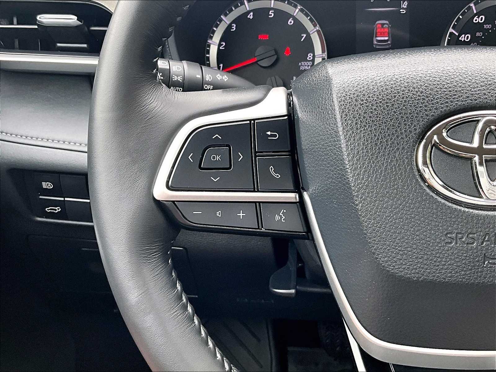used 2022 Toyota Highlander car, priced at $32,987