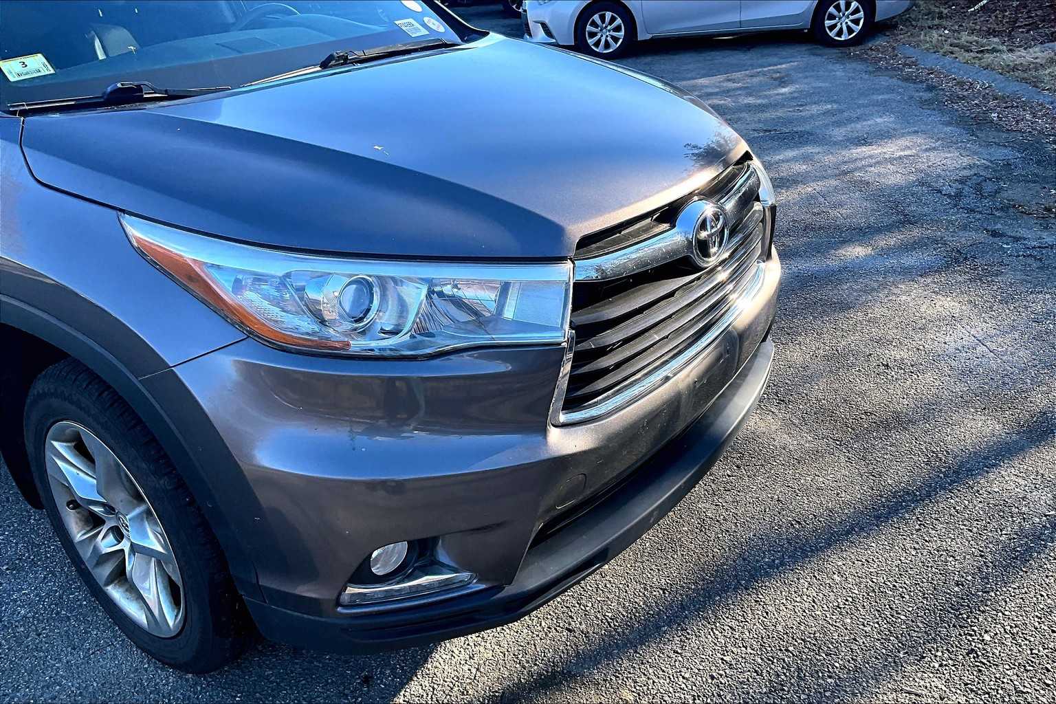 used 2014 Toyota Highlander car, priced at $20,488