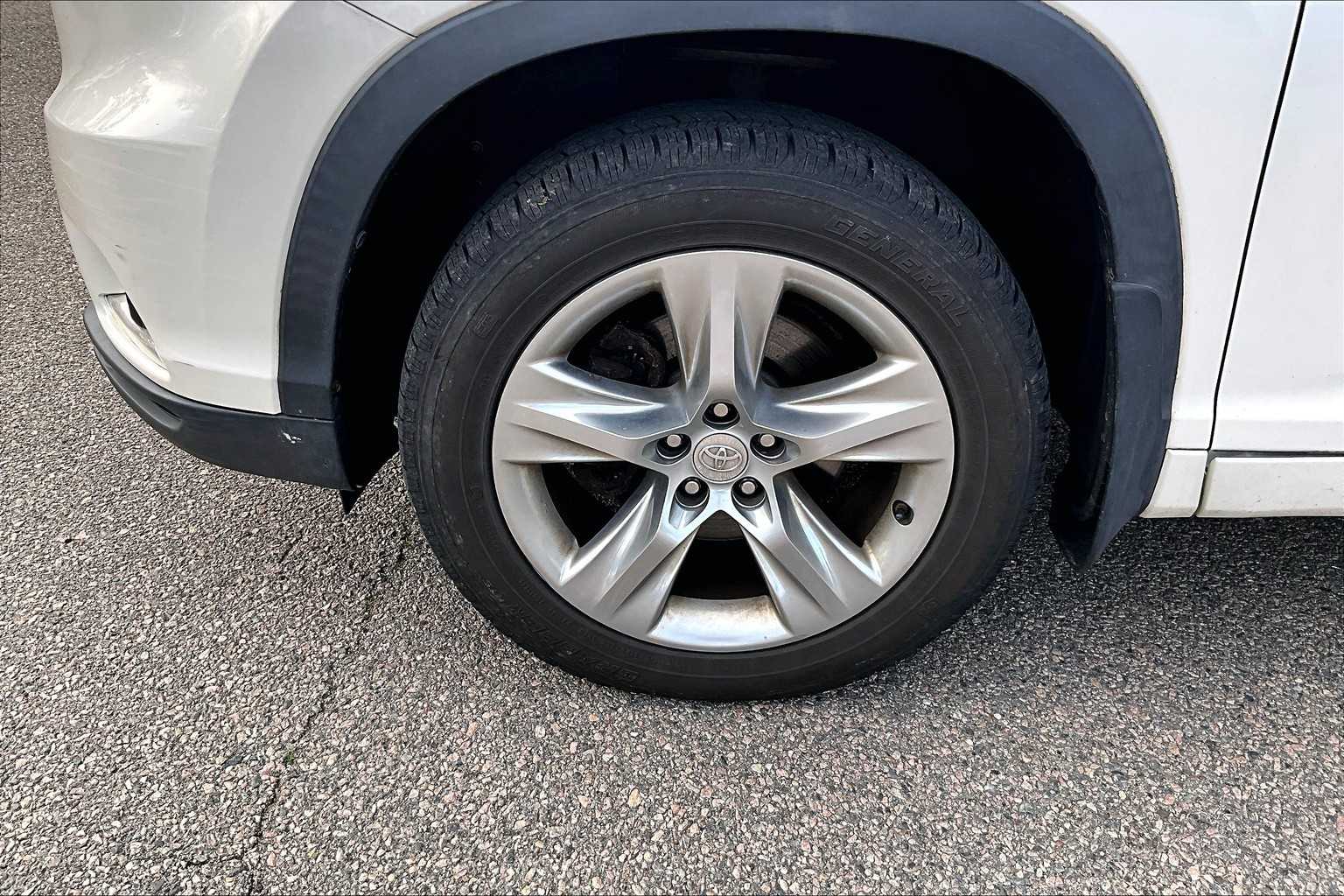 used 2015 Toyota Highlander car, priced at $19,588