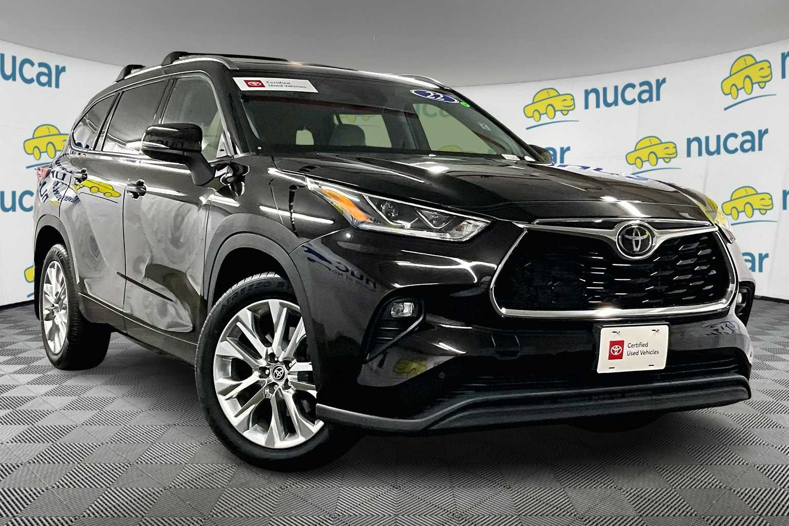 used 2022 Toyota Highlander car, priced at $41,217