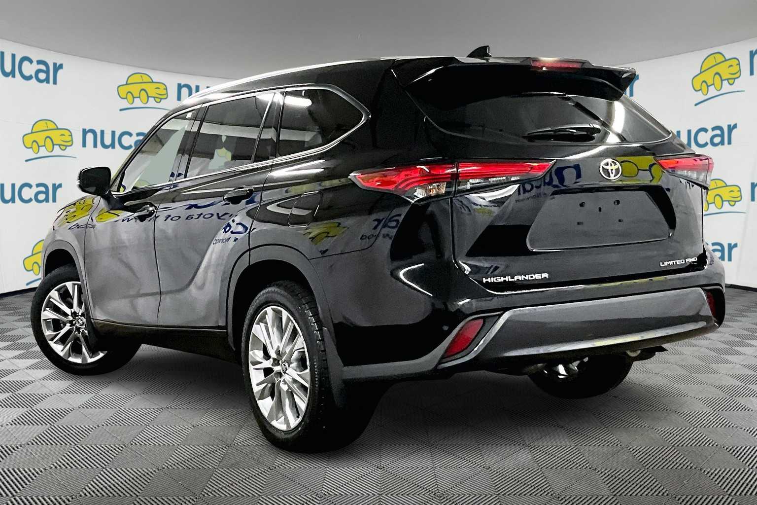 used 2022 Toyota Highlander car, priced at $40,888