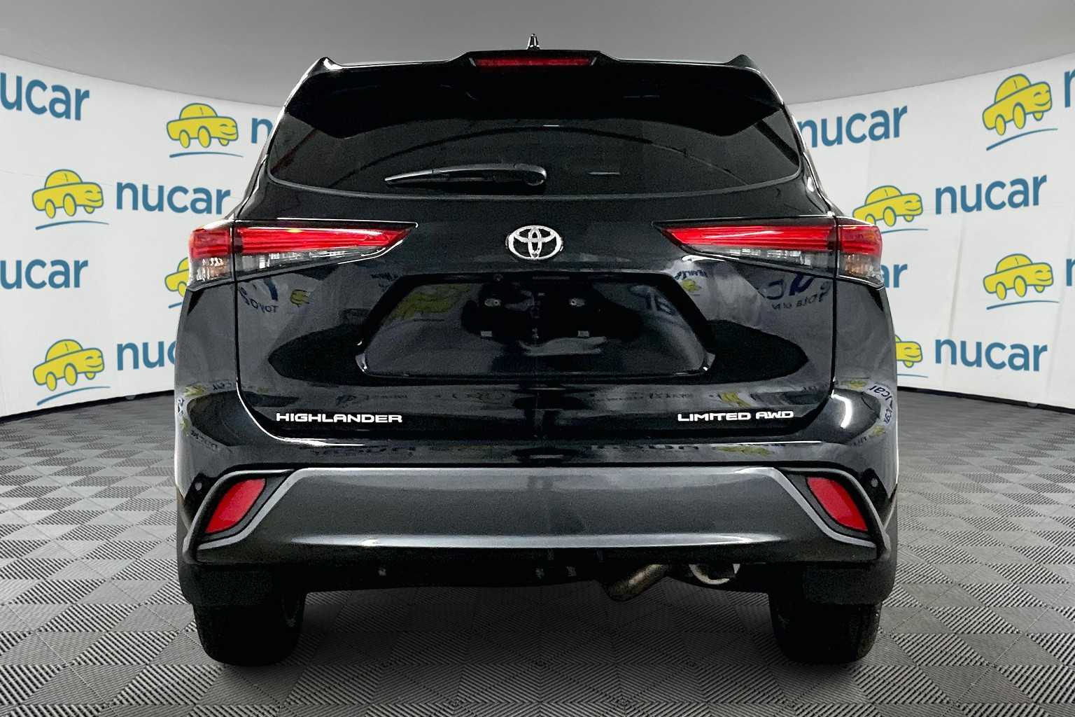 used 2022 Toyota Highlander car, priced at $40,888
