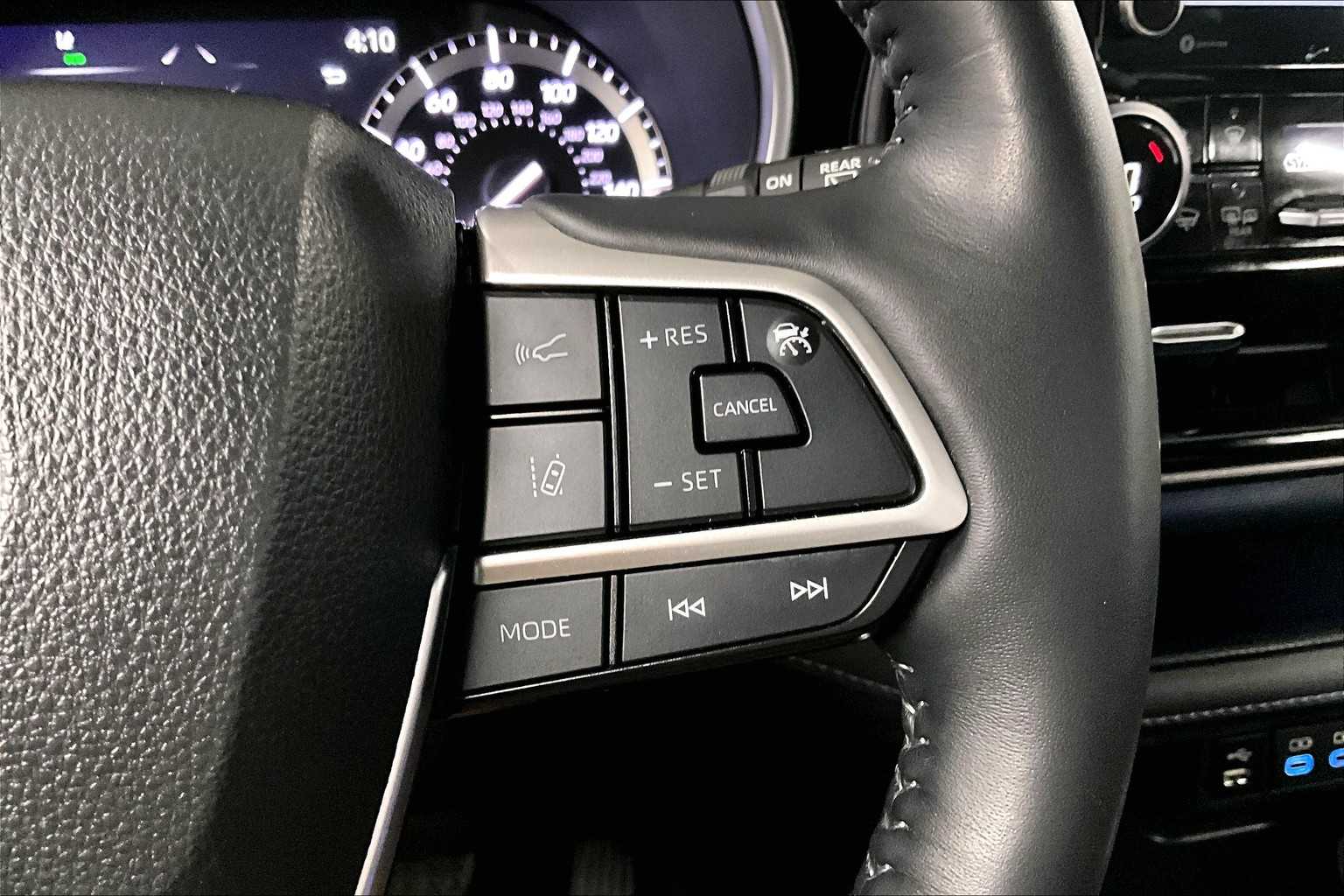used 2022 Toyota Highlander car, priced at $40,888