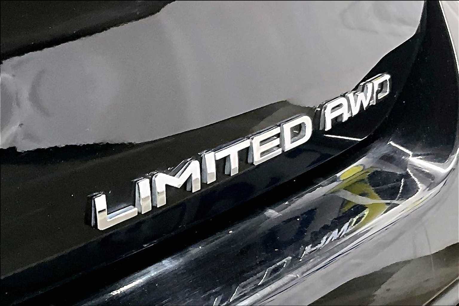 used 2022 Toyota Highlander car, priced at $40,888