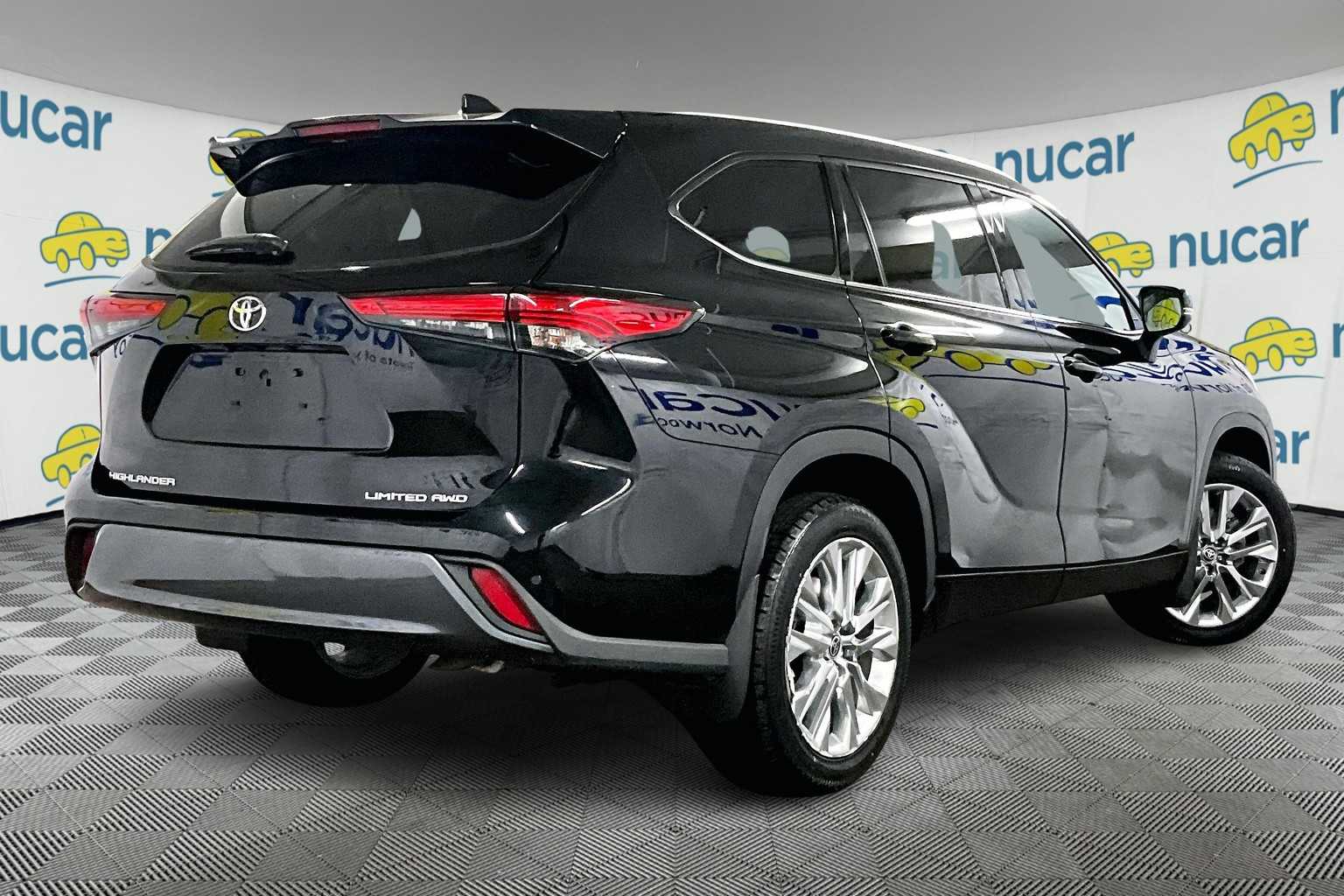 used 2022 Toyota Highlander car, priced at $40,888