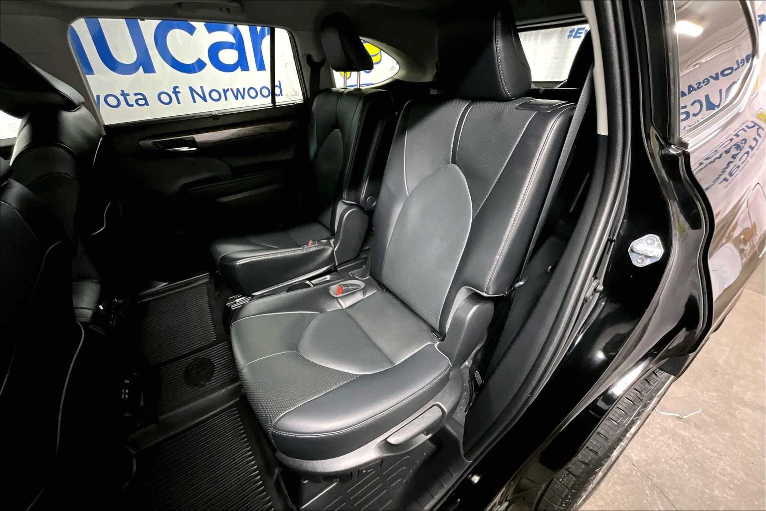used 2022 Toyota Highlander car, priced at $40,888