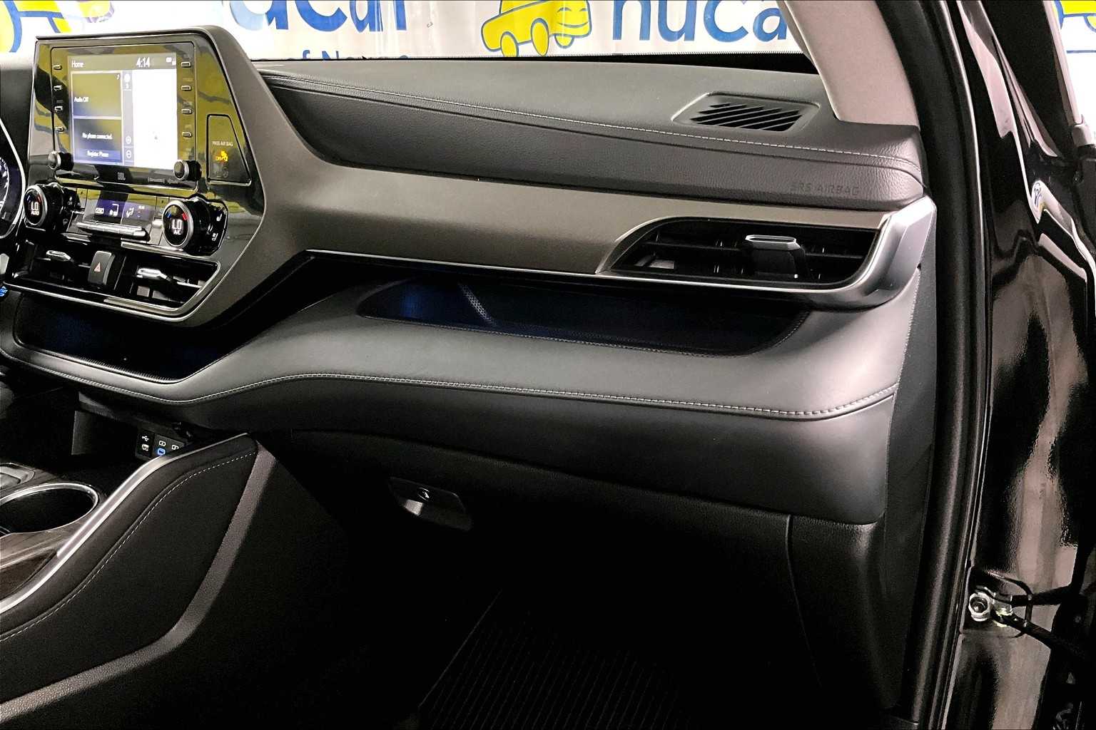 used 2022 Toyota Highlander car, priced at $40,888