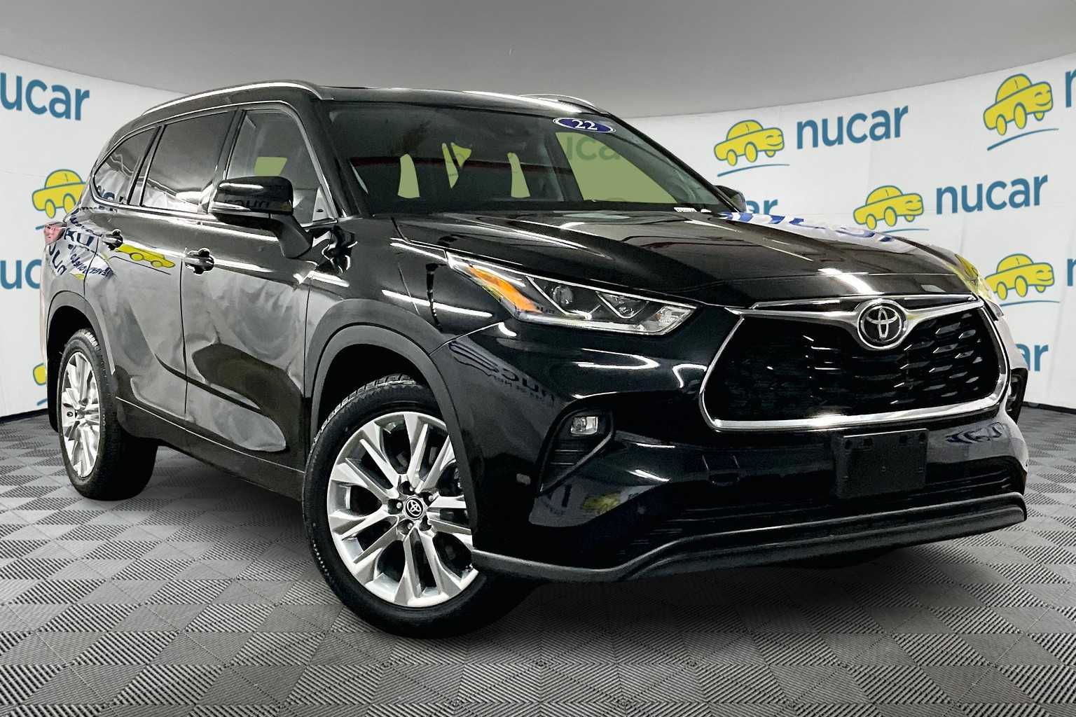 used 2022 Toyota Highlander car, priced at $40,888