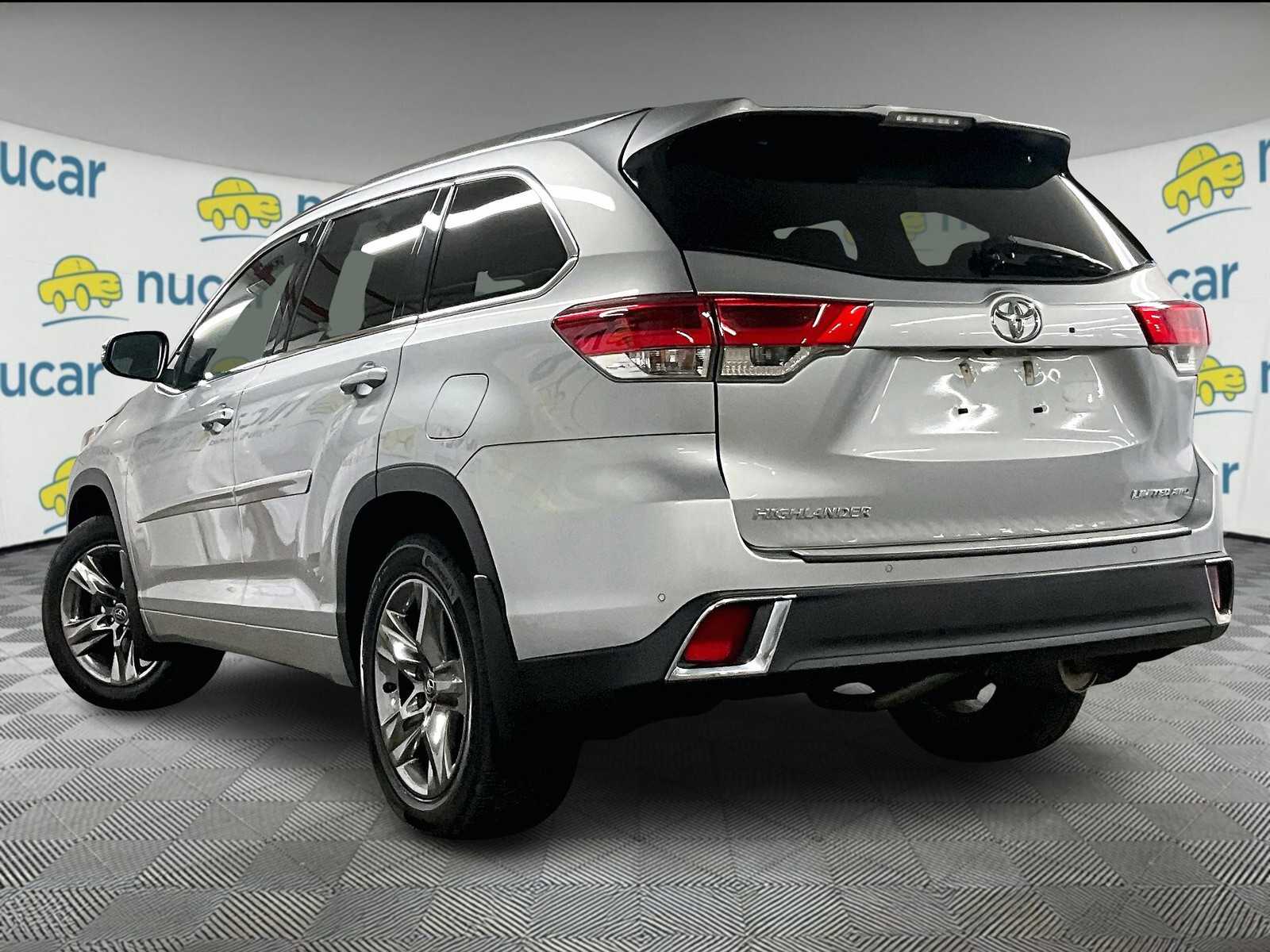 used 2019 Toyota Highlander car, priced at $29,888