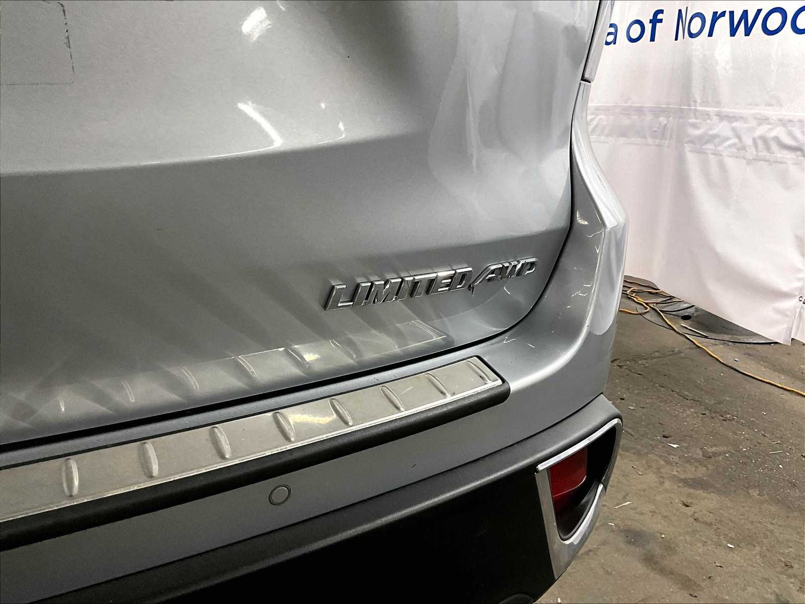 used 2019 Toyota Highlander car, priced at $29,888