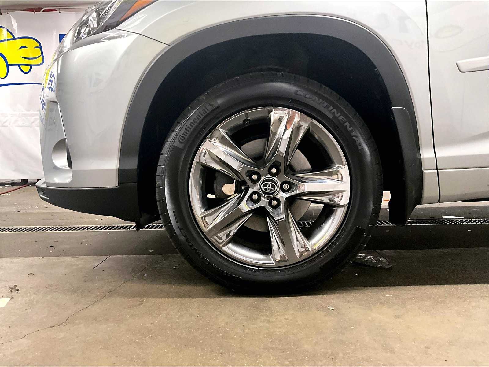 used 2019 Toyota Highlander car, priced at $29,888
