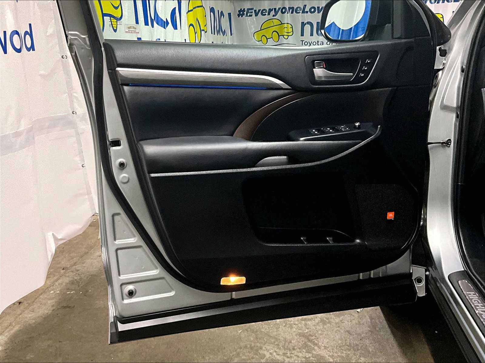 used 2019 Toyota Highlander car, priced at $29,888