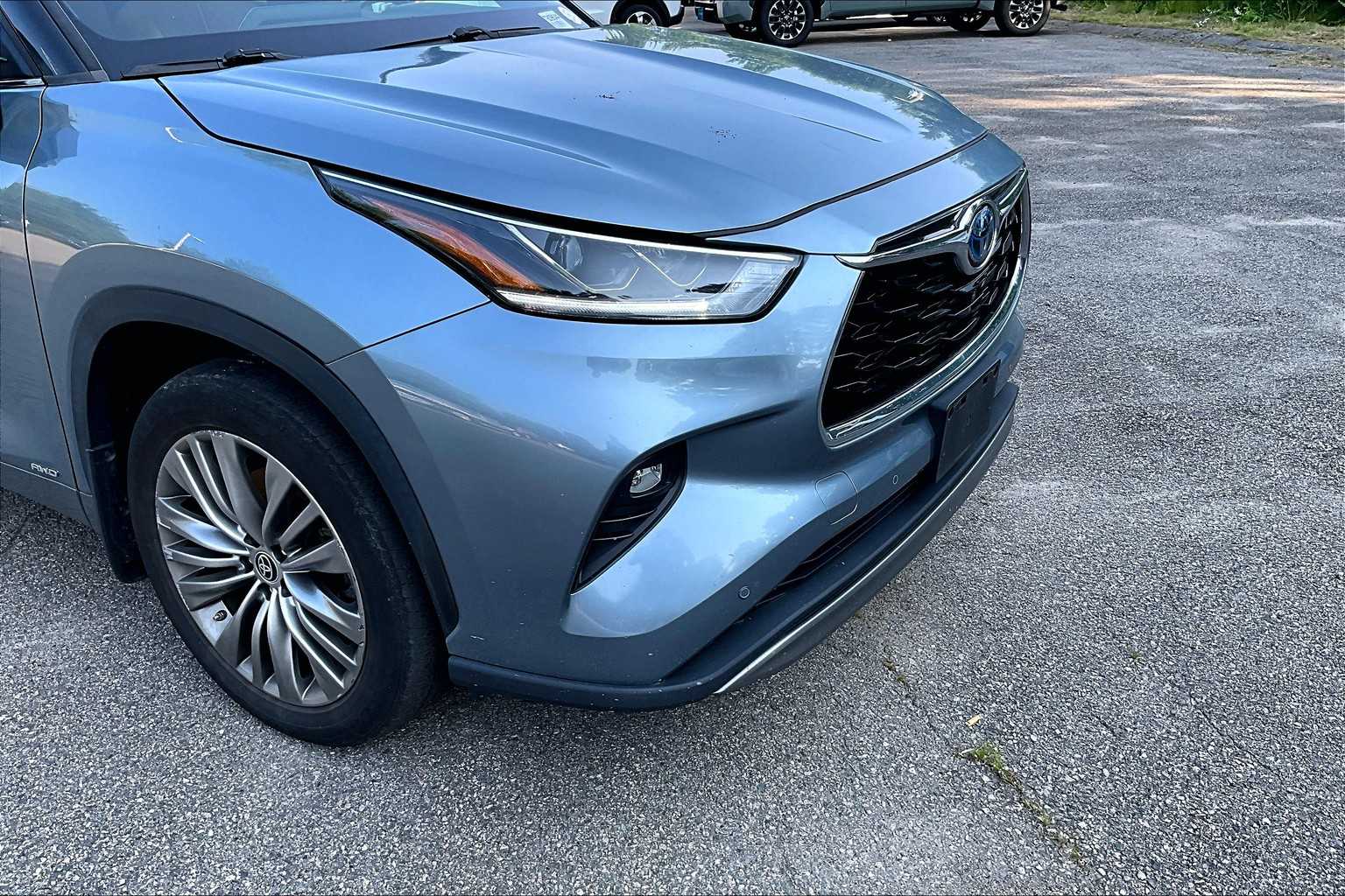 used 2022 Toyota Highlander car, priced at $46,888