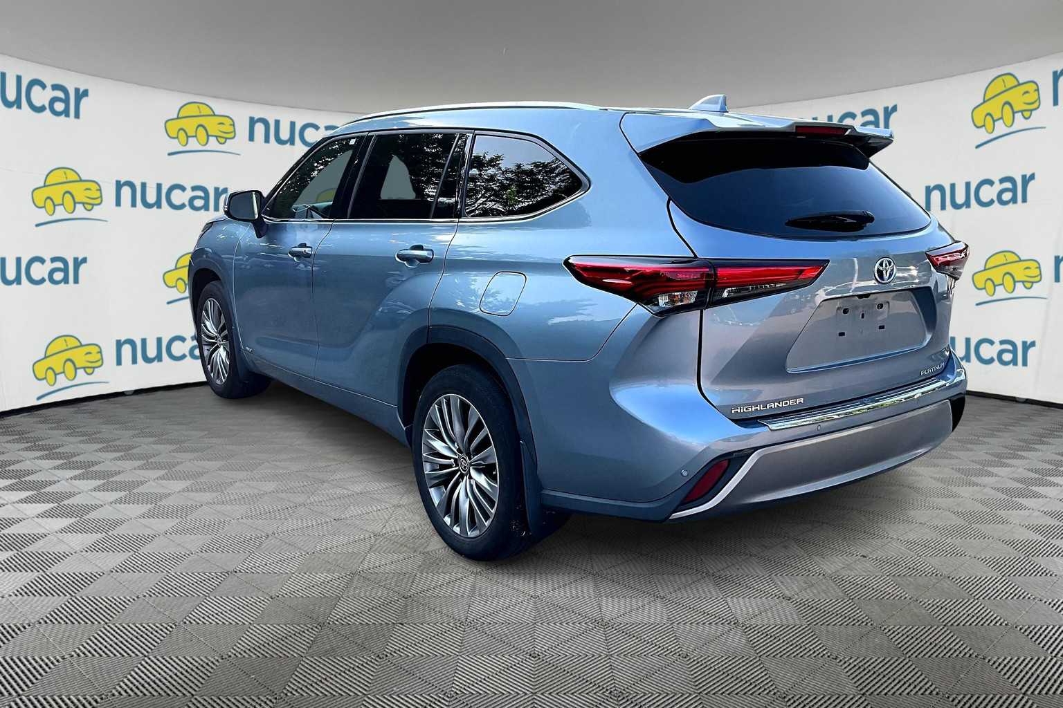 used 2022 Toyota Highlander car, priced at $46,888