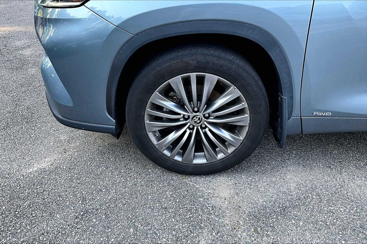 used 2022 Toyota Highlander car, priced at $46,888
