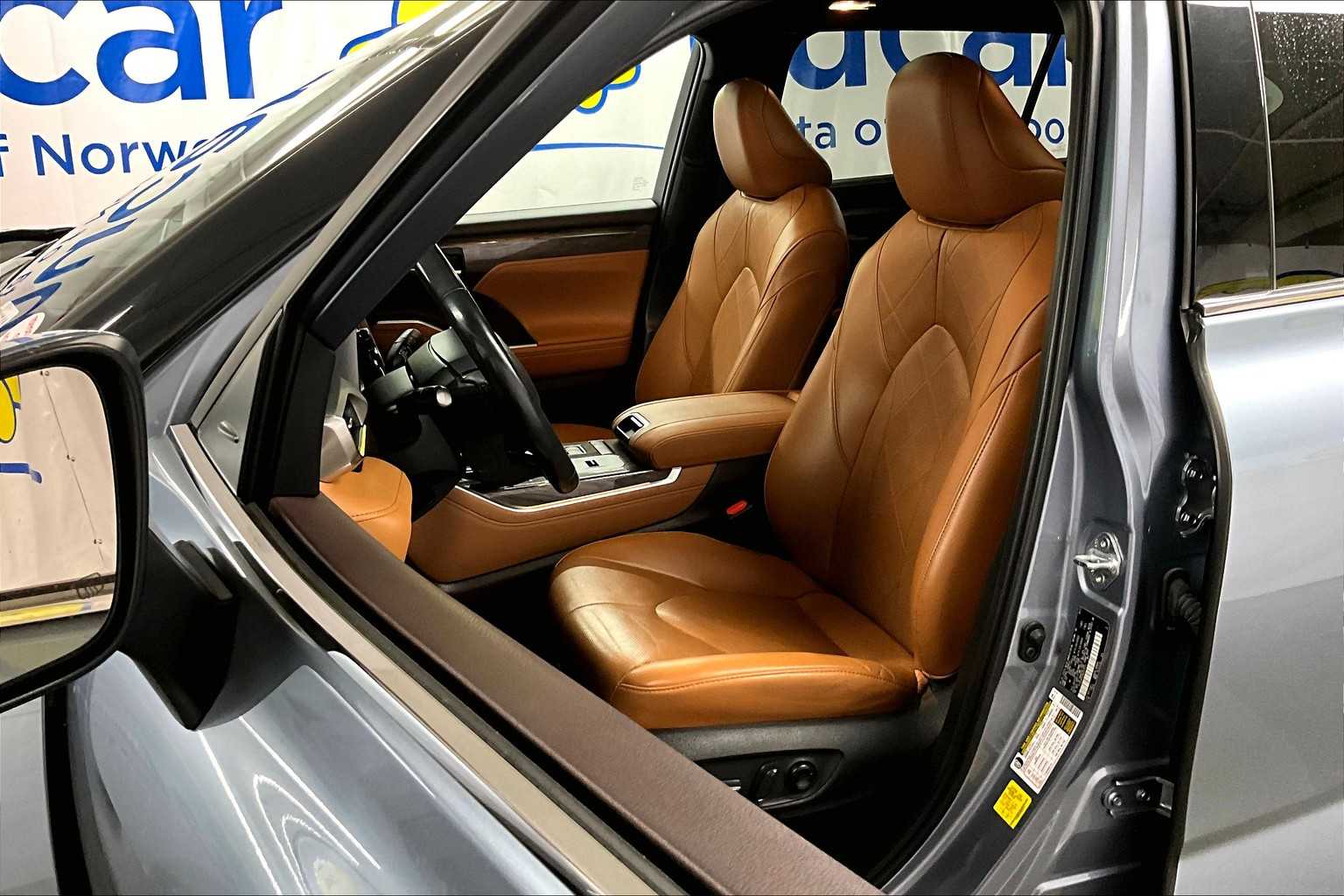 used 2022 Toyota Highlander car, priced at $41,622