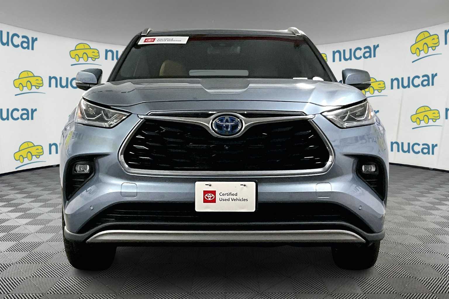 used 2022 Toyota Highlander car, priced at $41,622