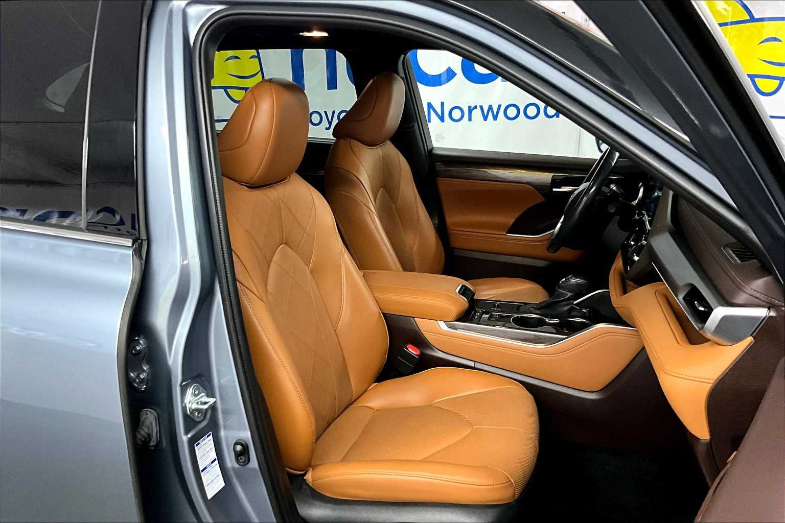 used 2022 Toyota Highlander car, priced at $41,622