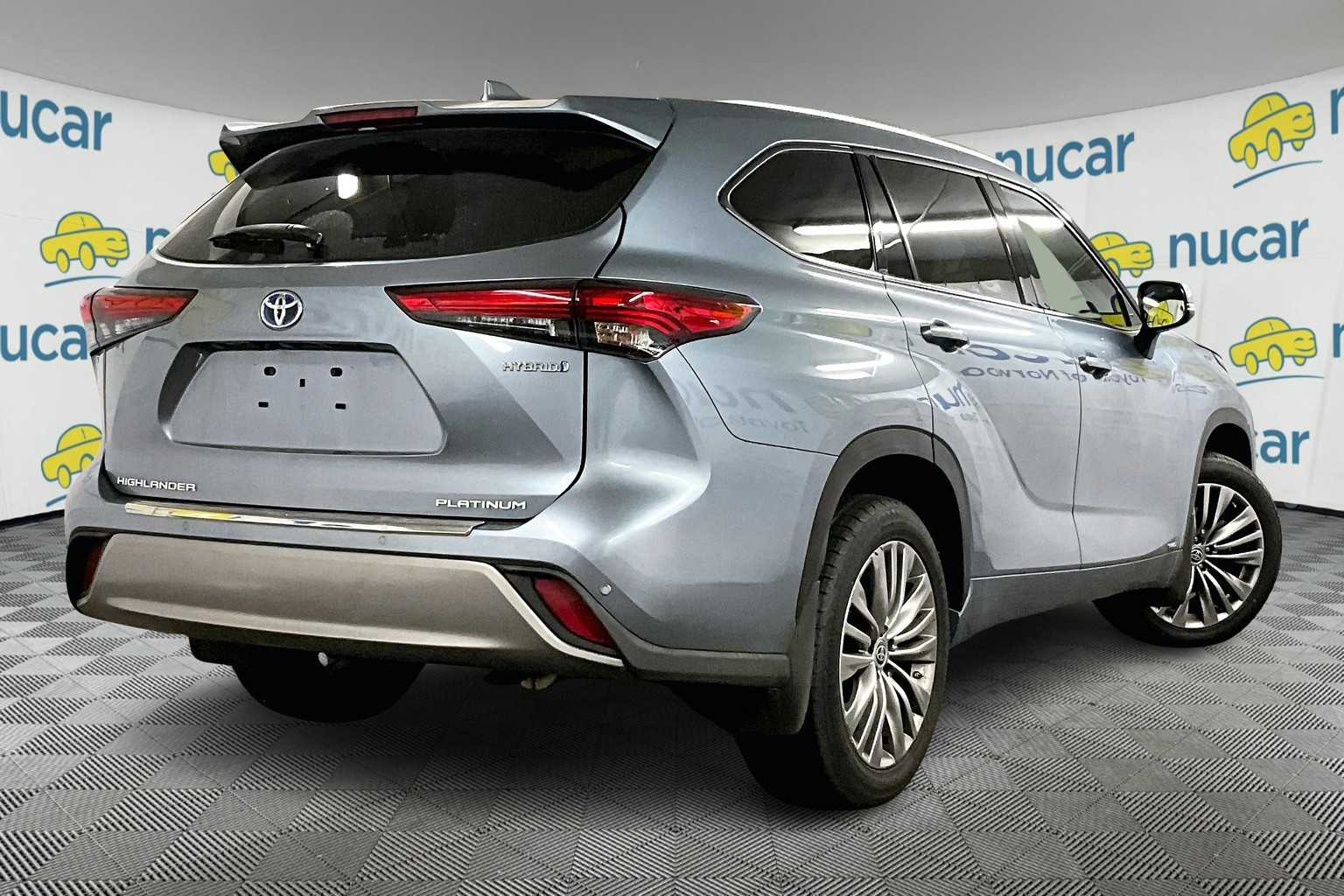 used 2022 Toyota Highlander car, priced at $41,622