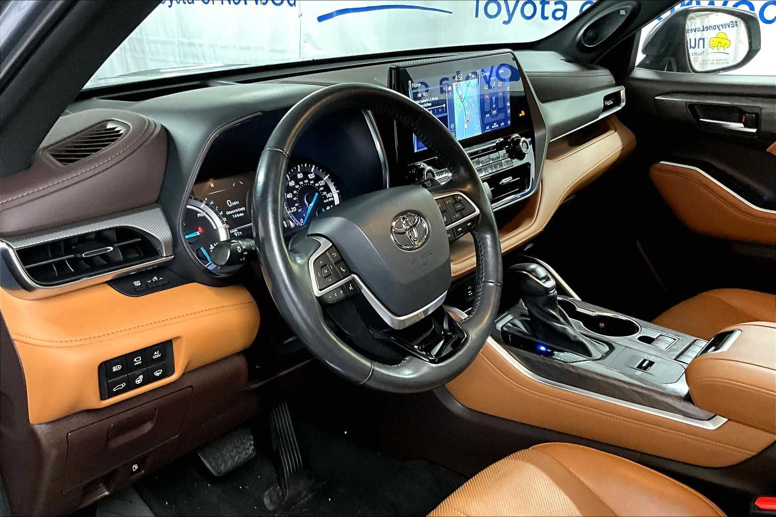 used 2022 Toyota Highlander car, priced at $41,622