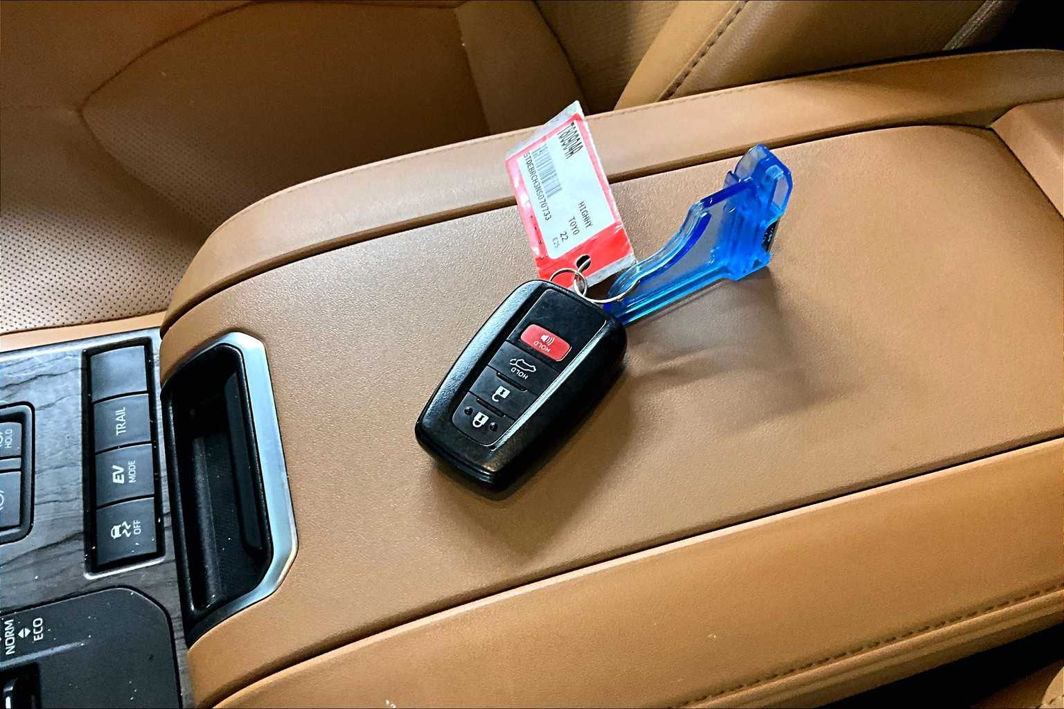 used 2022 Toyota Highlander car, priced at $41,622