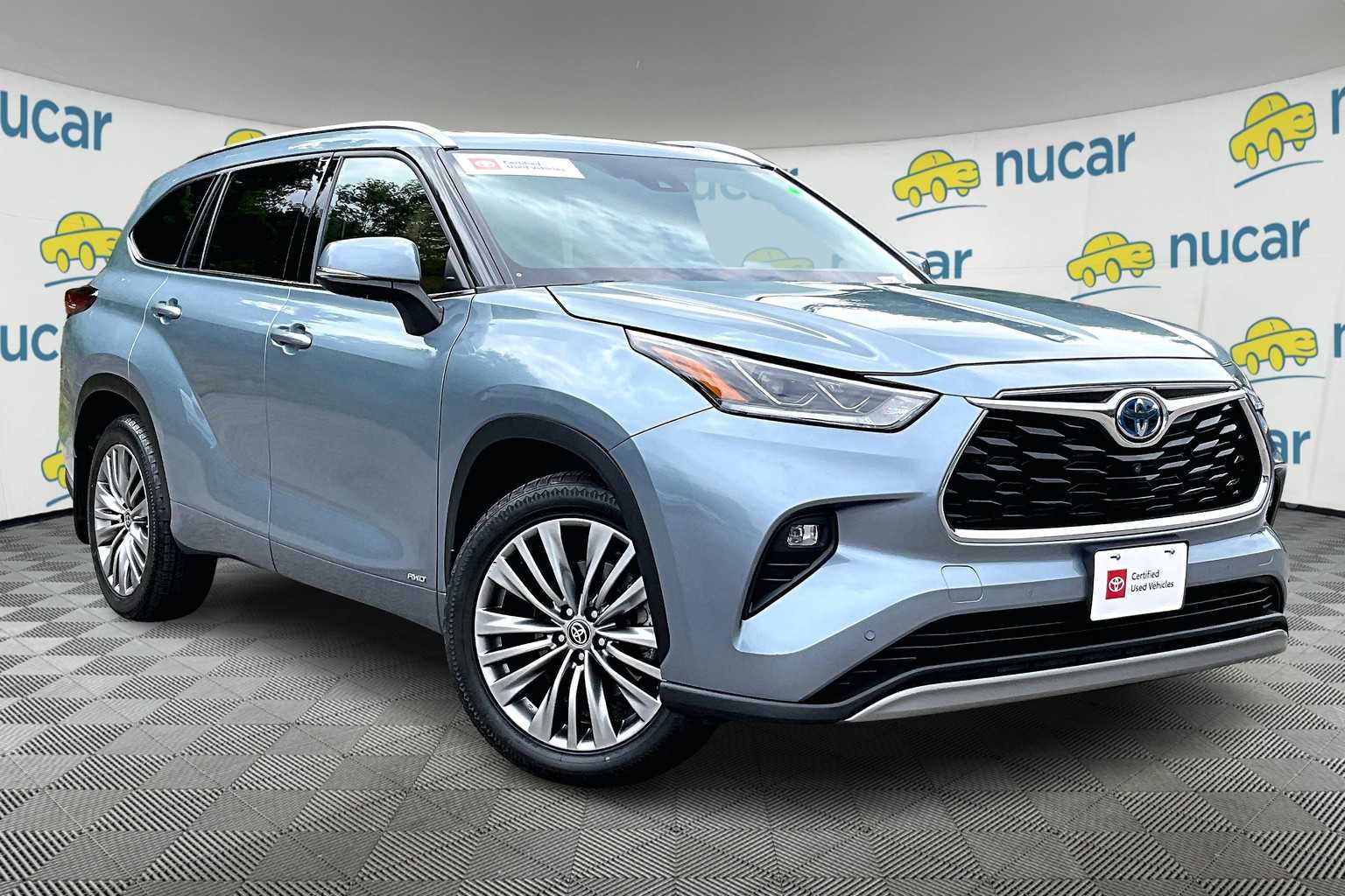 used 2022 Toyota Highlander car, priced at $41,622