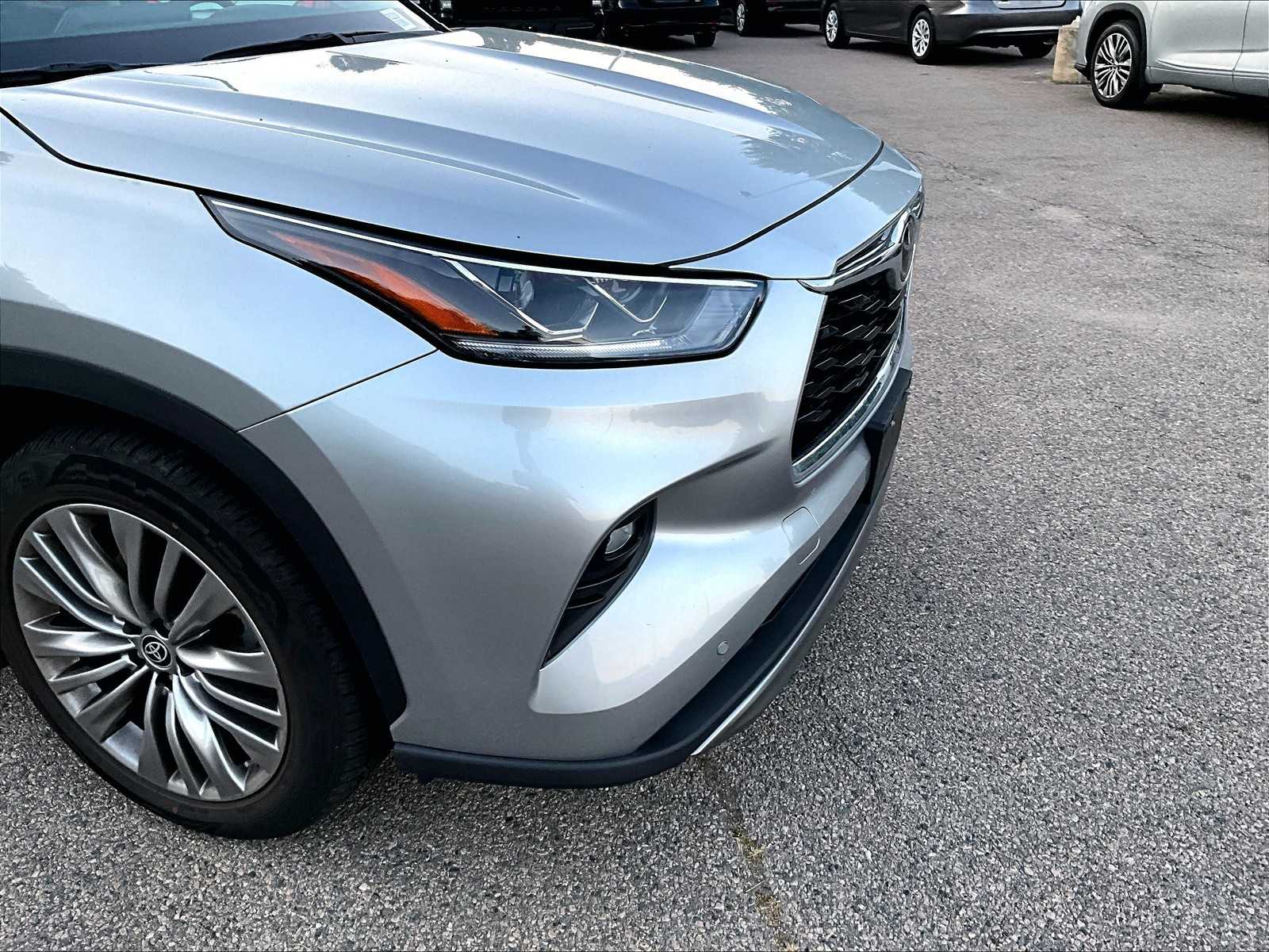 used 2022 Toyota Highlander car, priced at $42,787