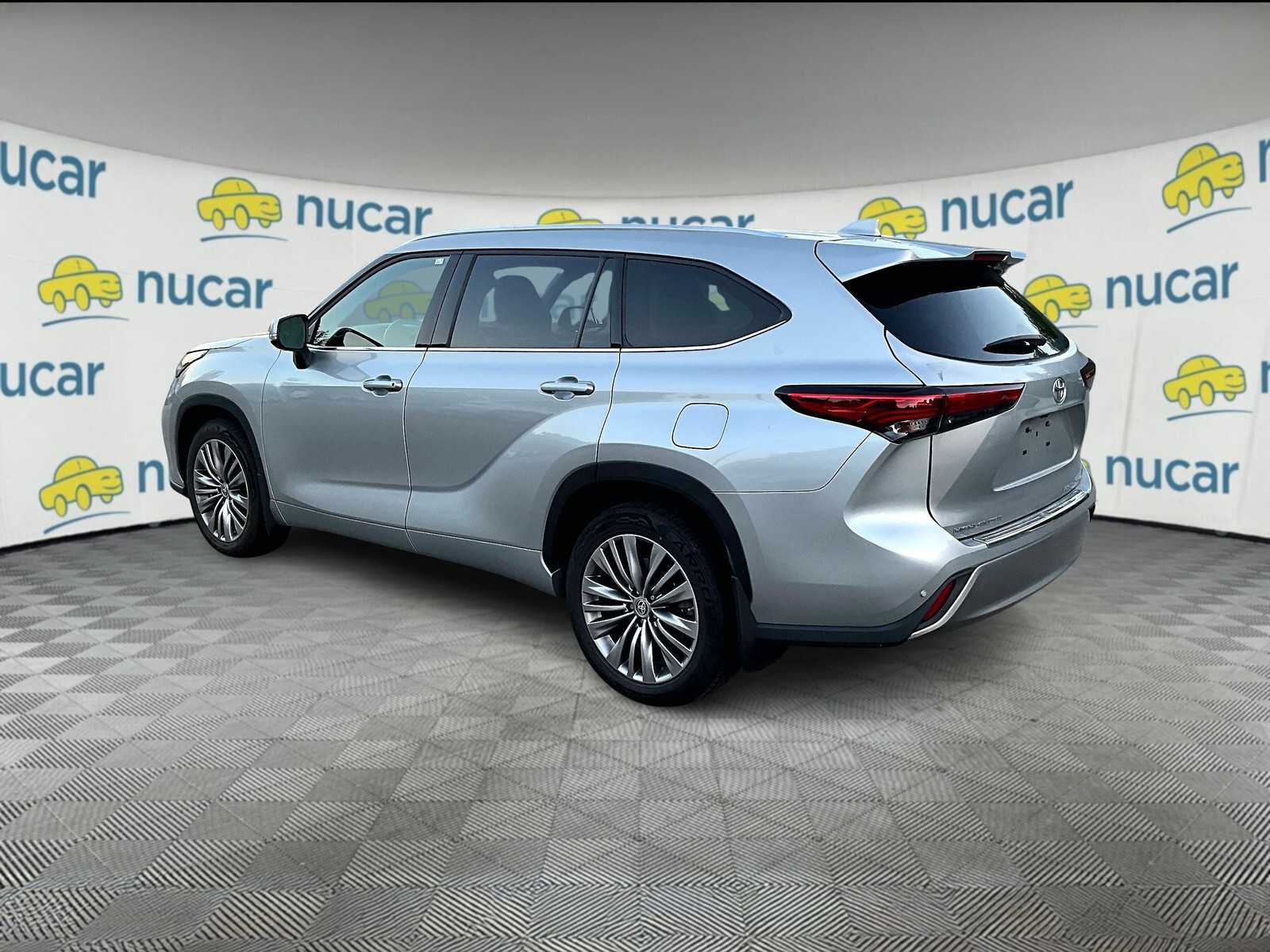used 2022 Toyota Highlander car, priced at $42,787