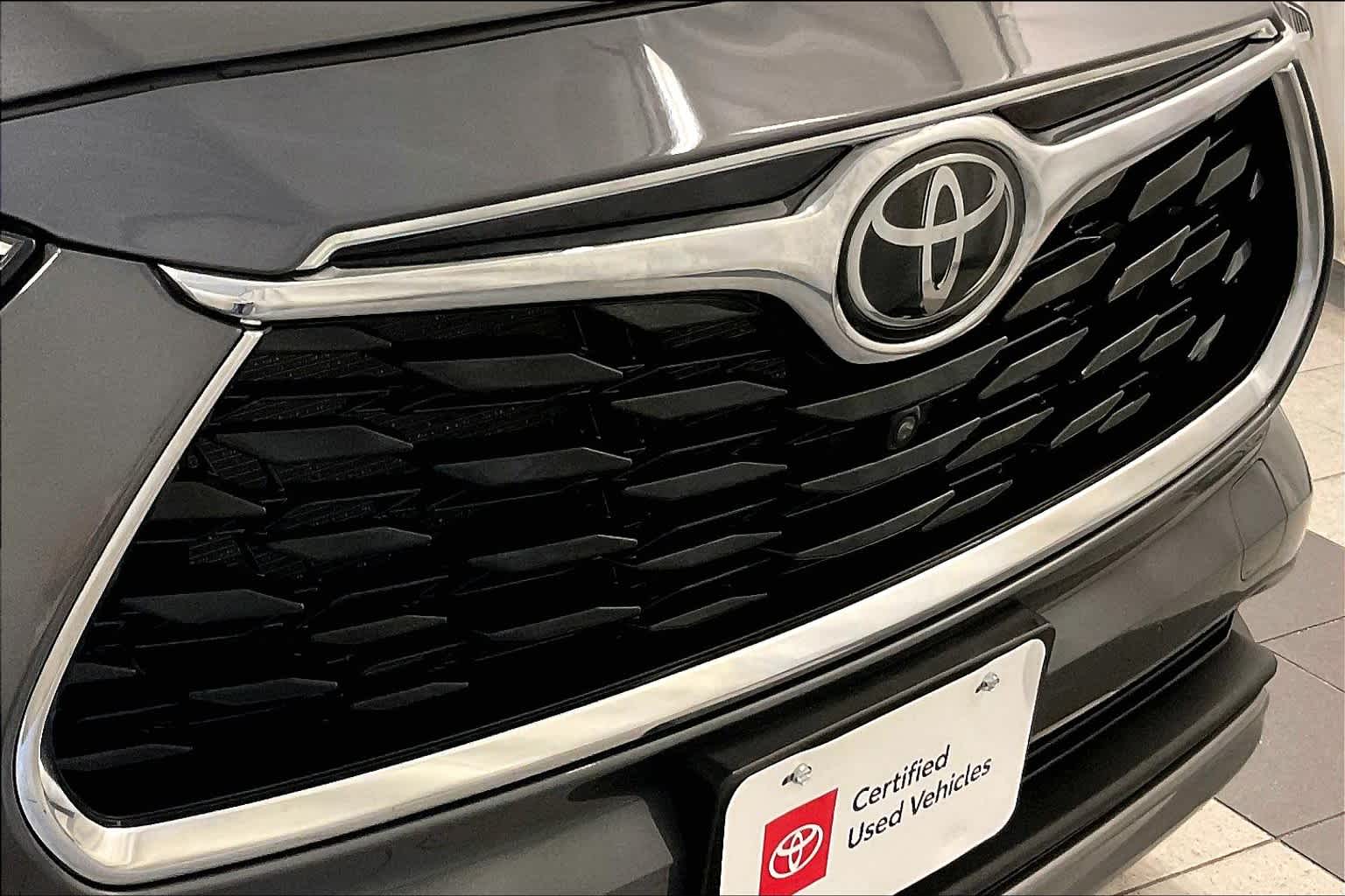 used 2021 Toyota Highlander car, priced at $41,988