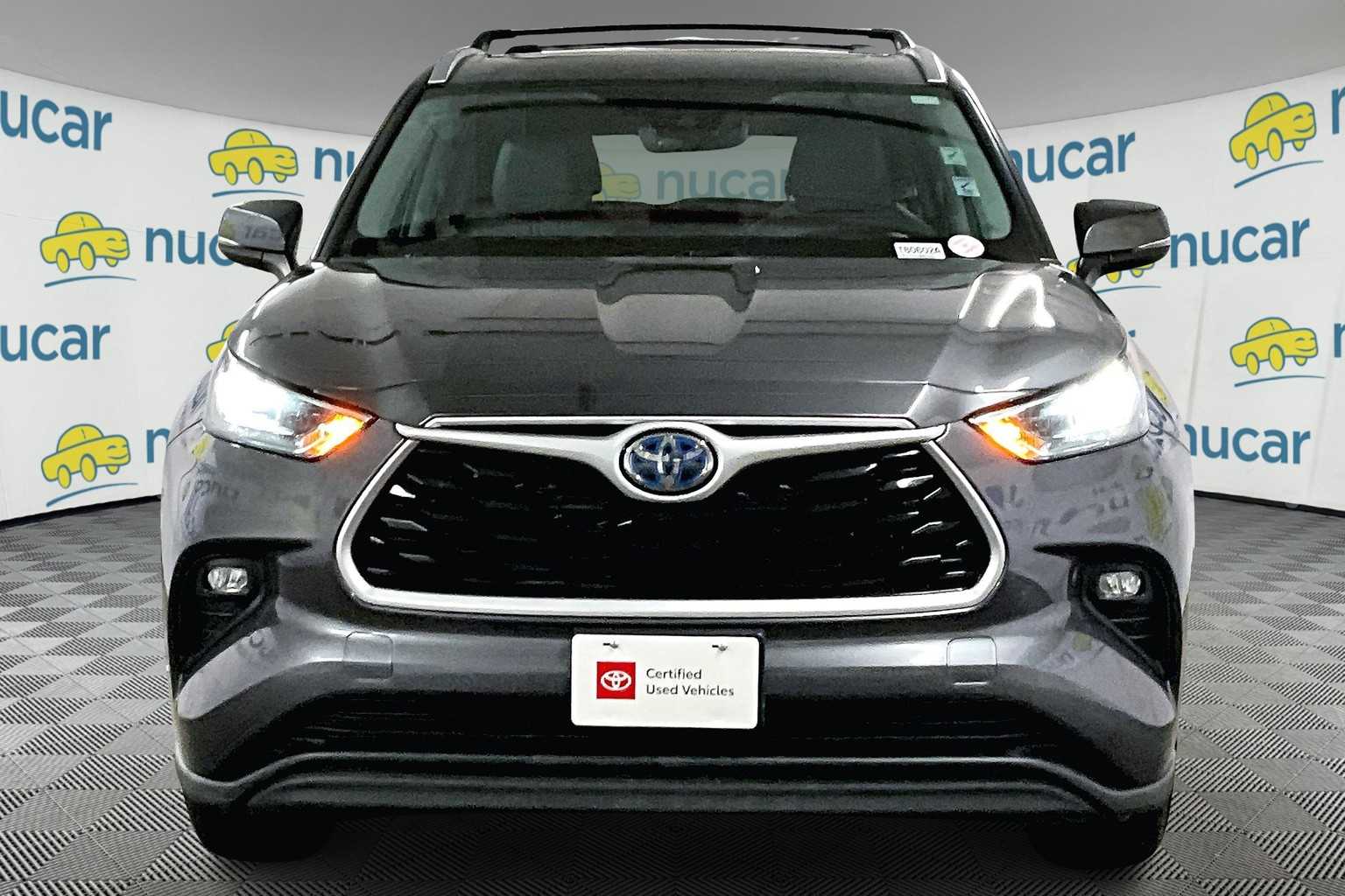 used 2020 Toyota Highlander car, priced at $30,898