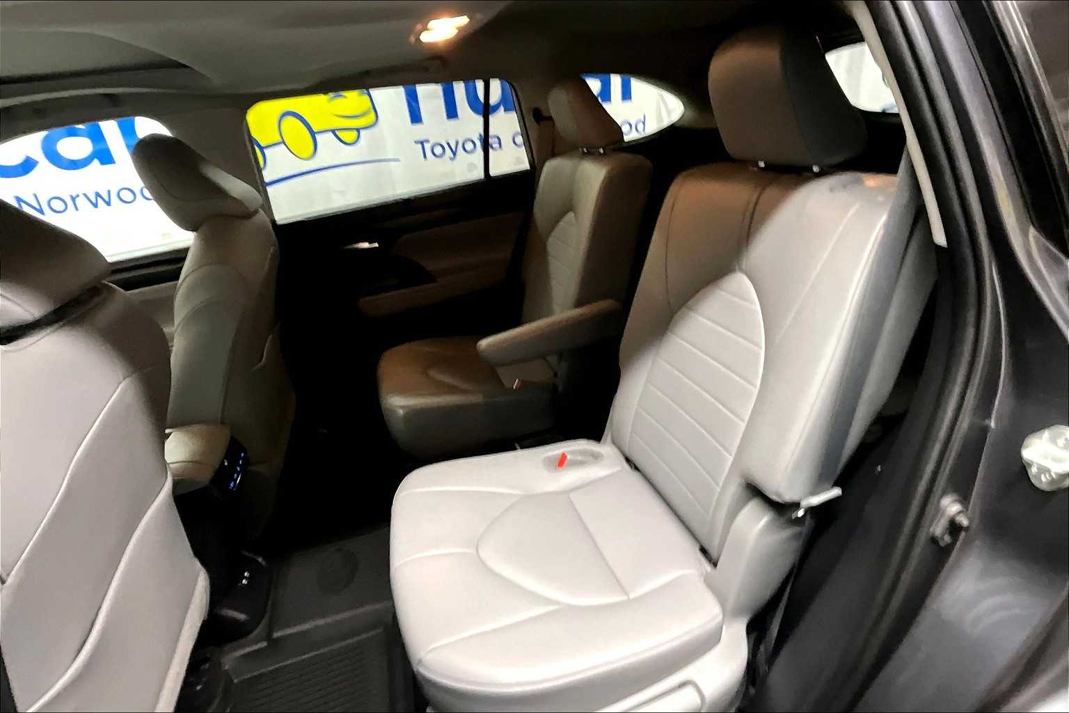 used 2020 Toyota Highlander car, priced at $30,898