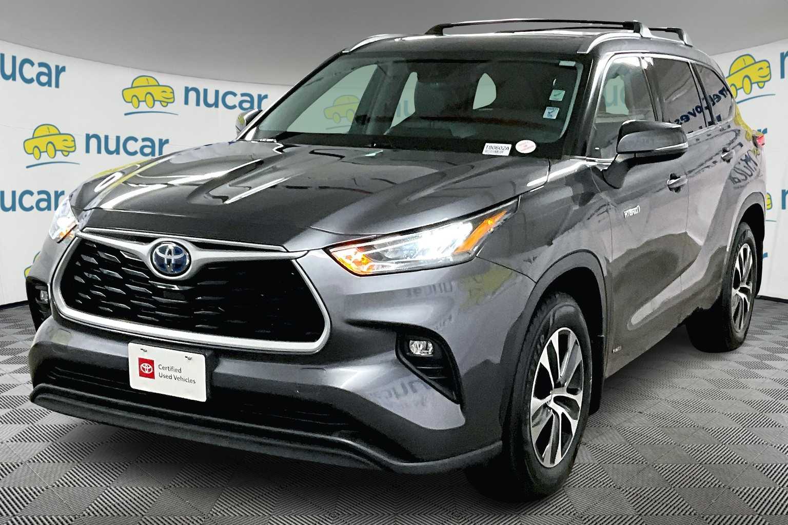 used 2020 Toyota Highlander car, priced at $30,898