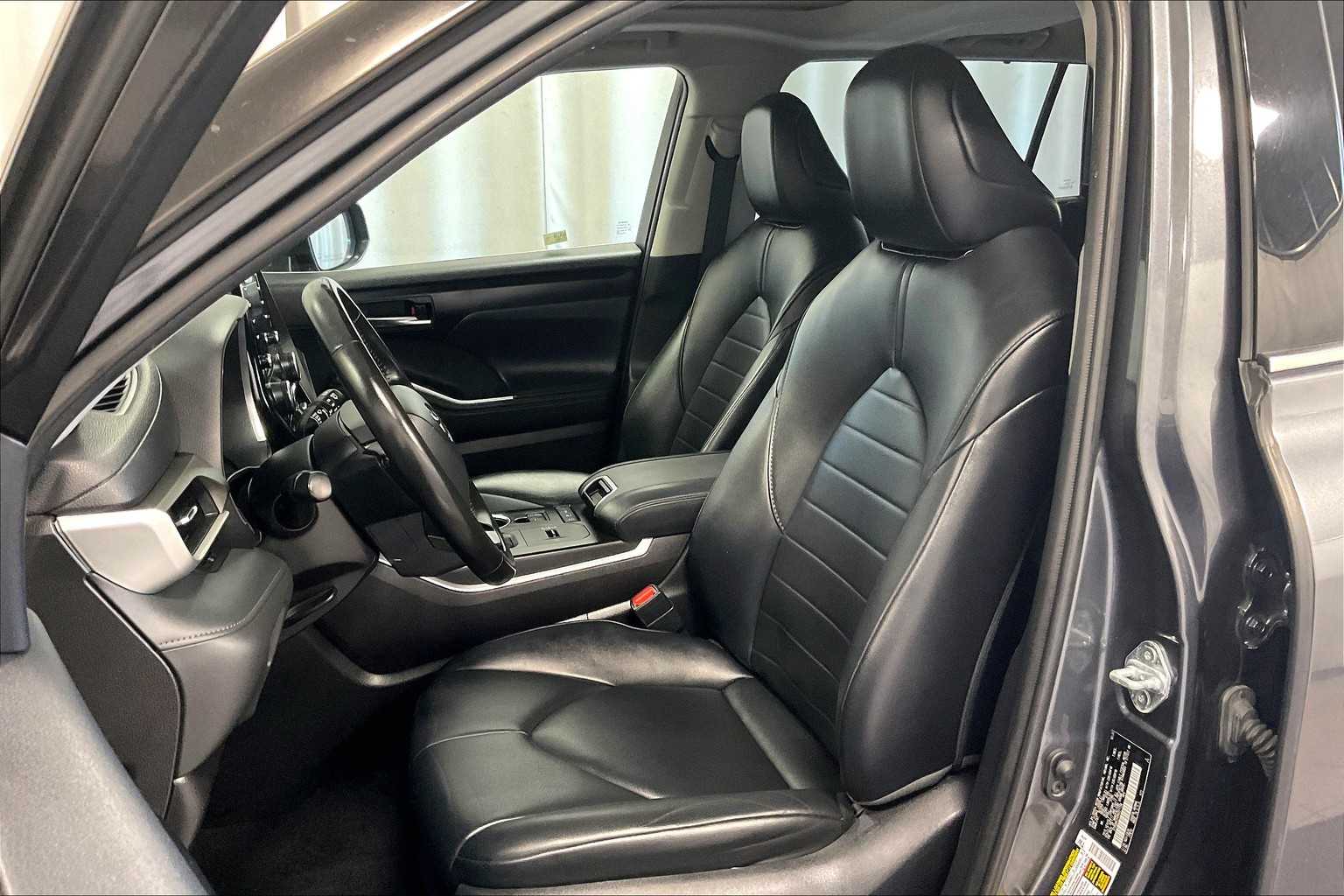 used 2021 Toyota Highlander car, priced at $35,488