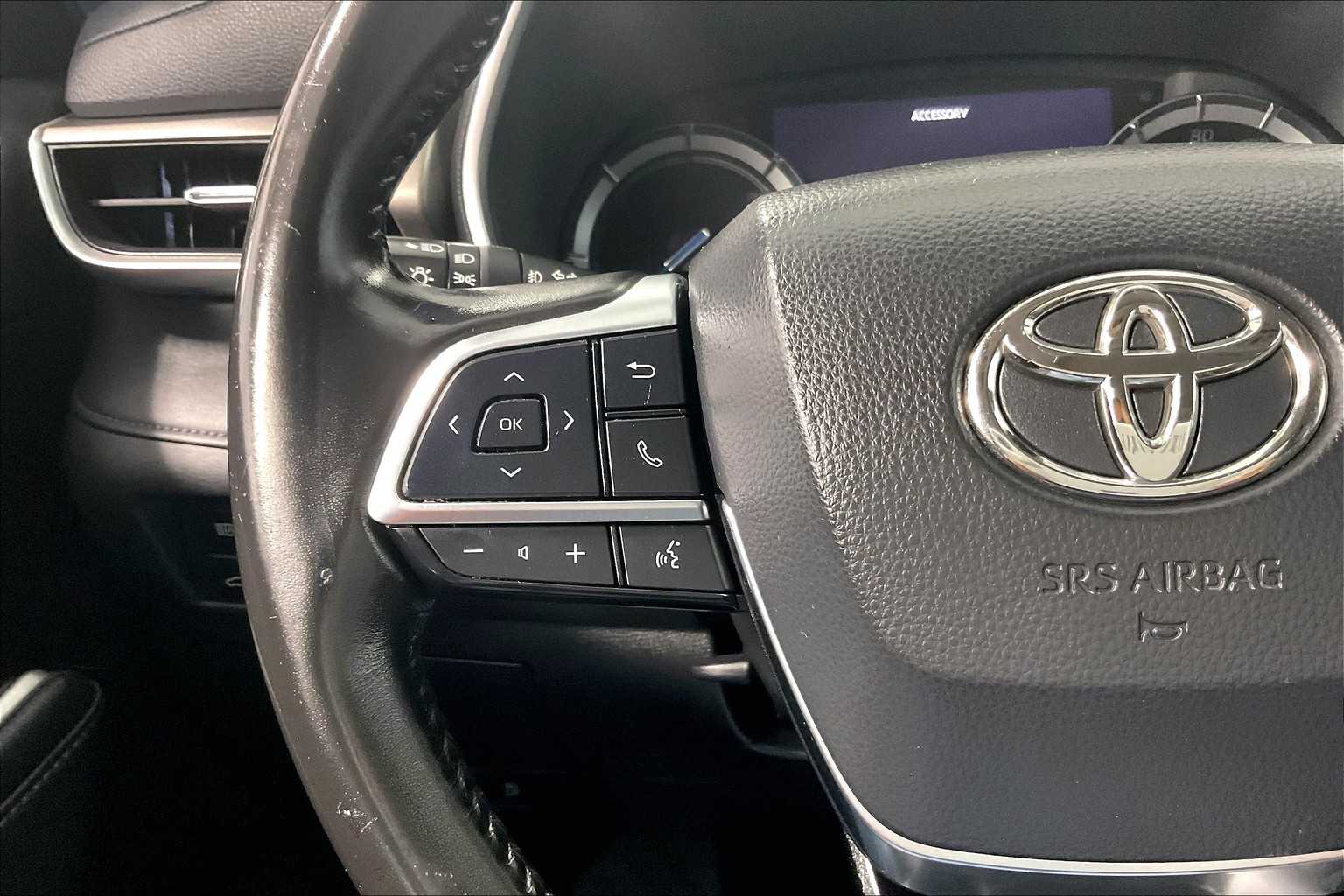 used 2021 Toyota Highlander car, priced at $35,488