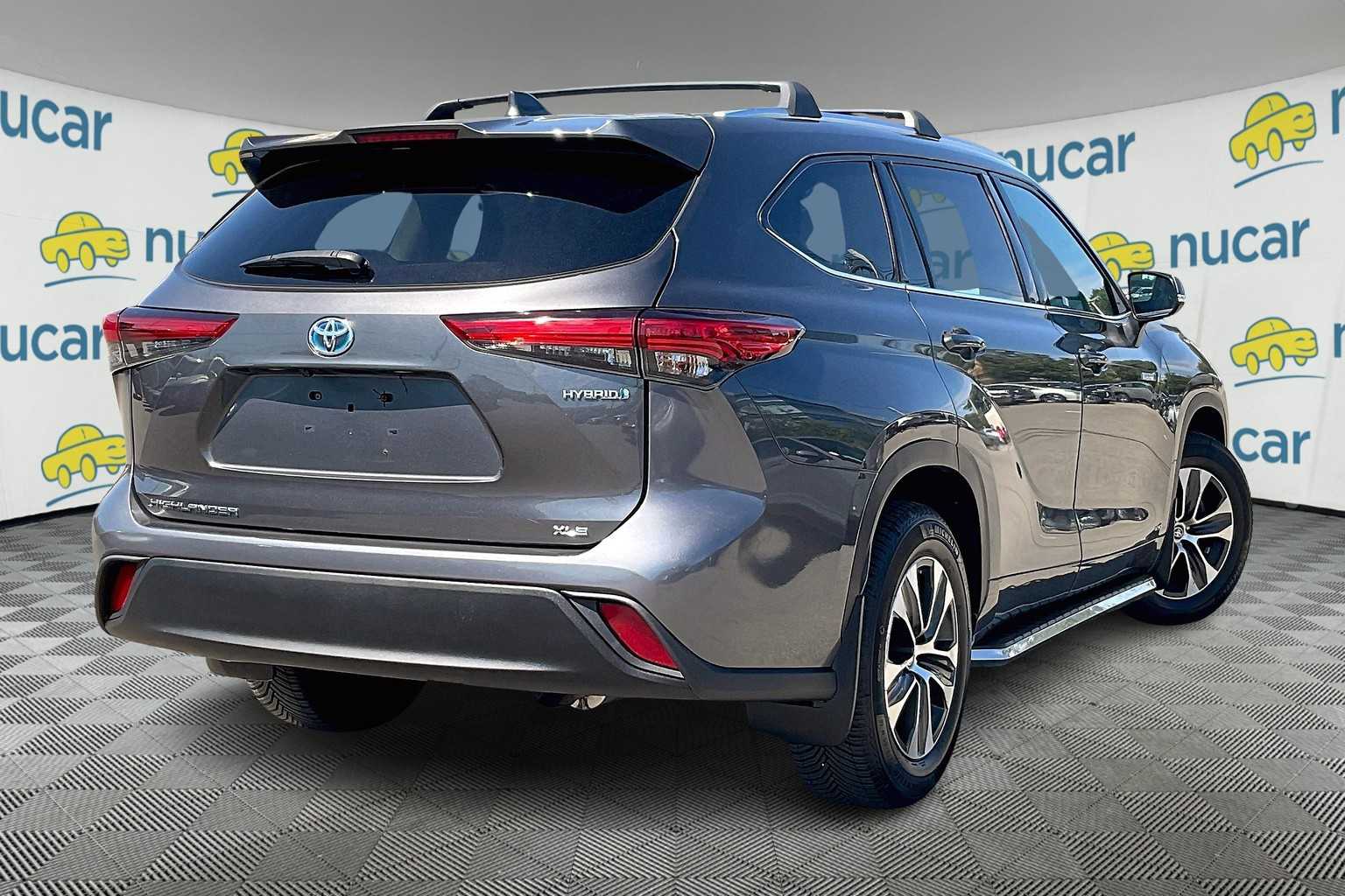 used 2021 Toyota Highlander car, priced at $35,488