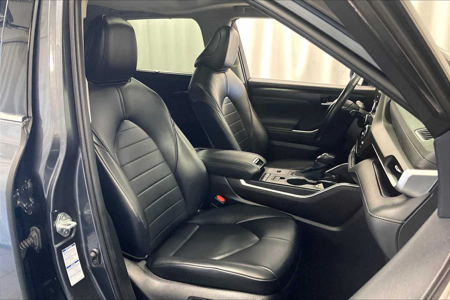 used 2021 Toyota Highlander car, priced at $35,488