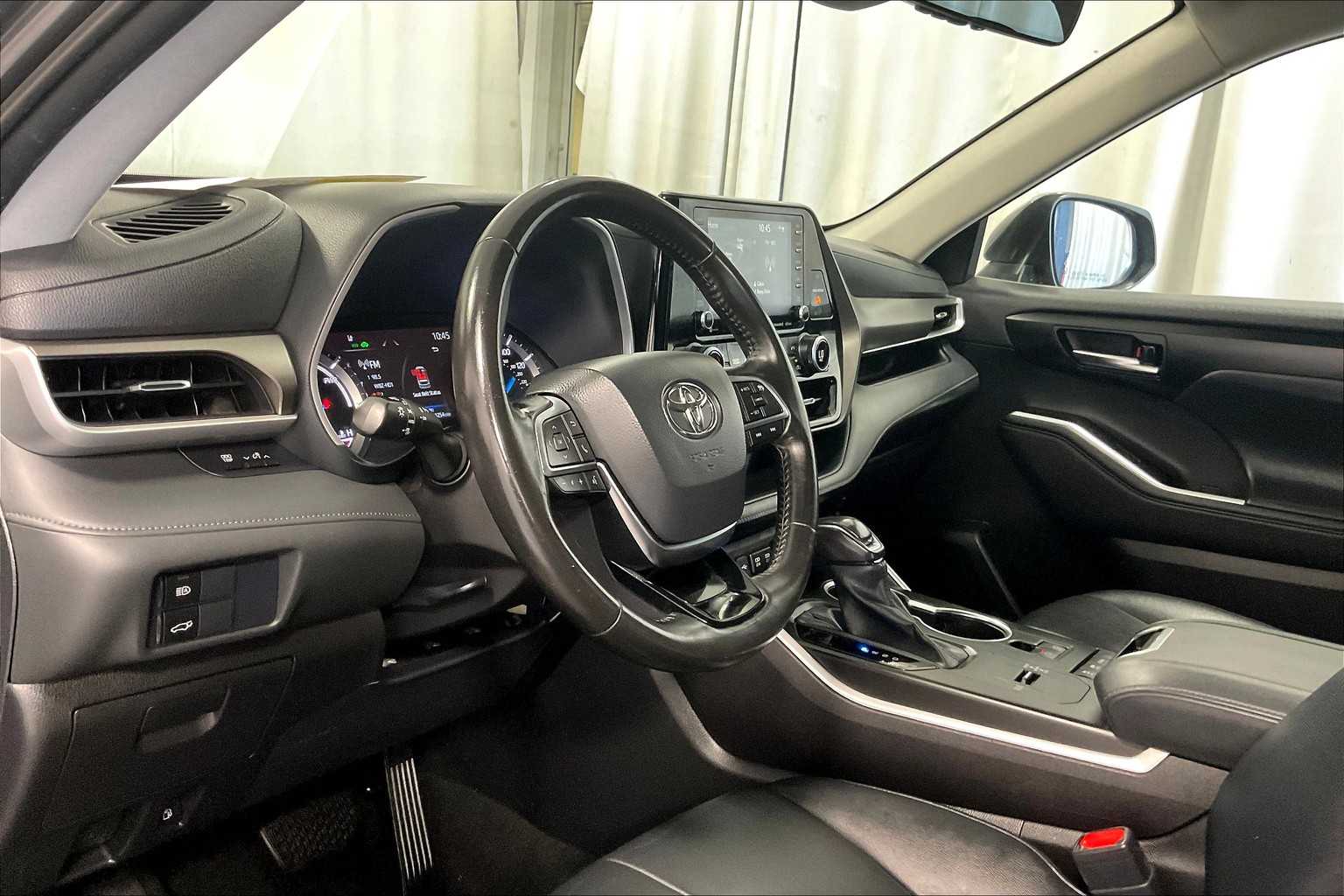 used 2021 Toyota Highlander car, priced at $35,488