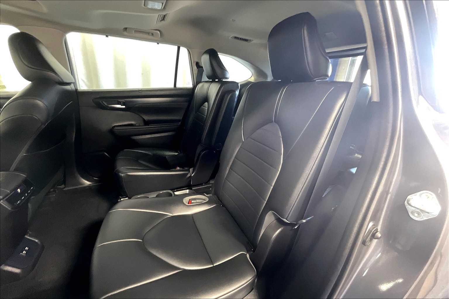 used 2021 Toyota Highlander car, priced at $35,488
