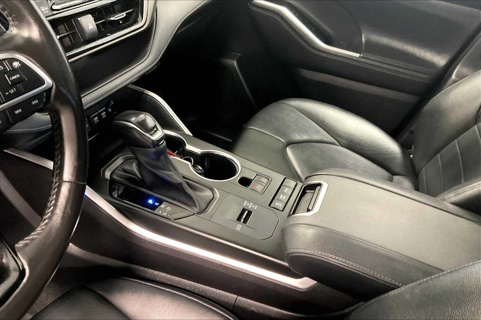 used 2021 Toyota Highlander car, priced at $35,488