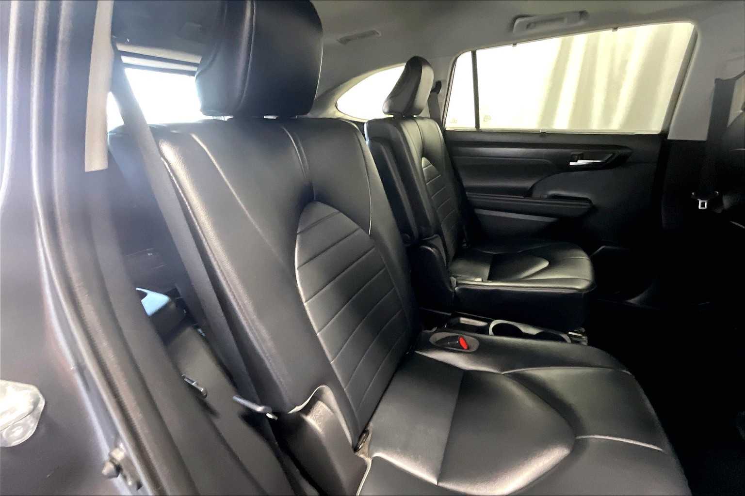 used 2021 Toyota Highlander car, priced at $35,488