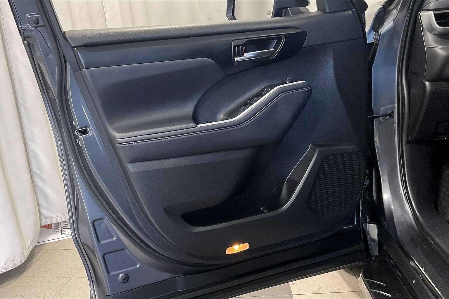 used 2021 Toyota Highlander car, priced at $35,488